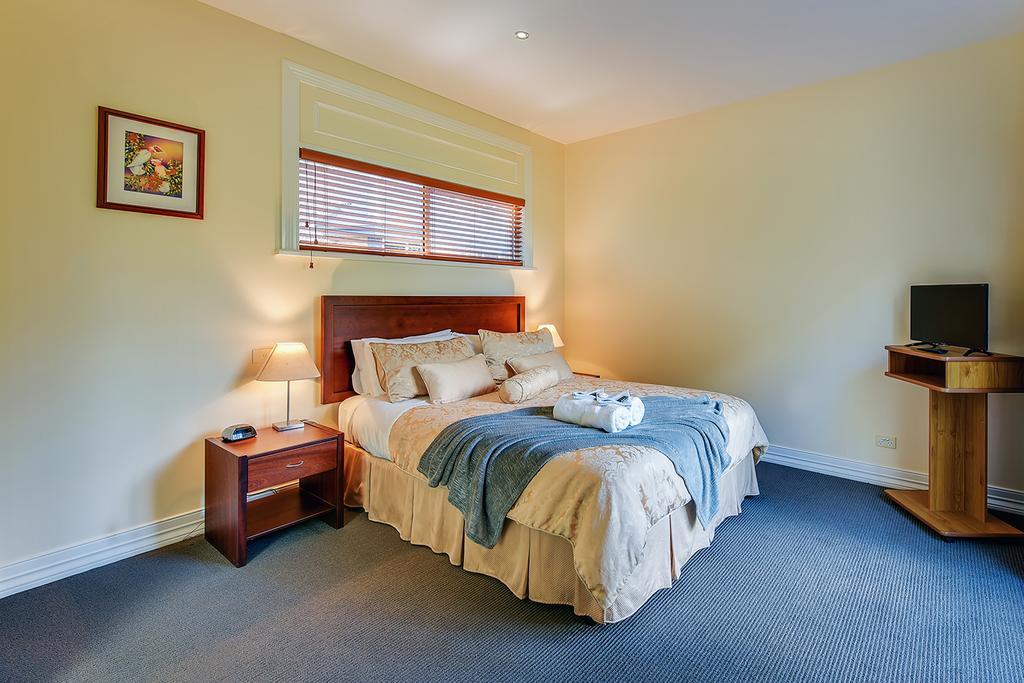 Waverley House Cottages Lakes Entrance Esterno foto